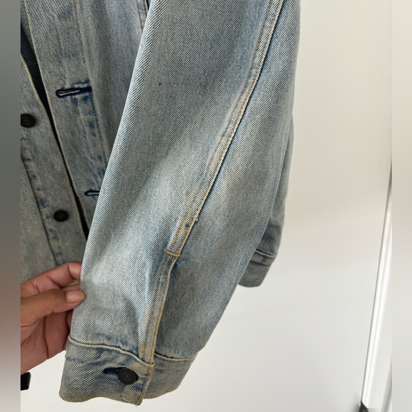 Levi’s Jean Jacket - Picture 9 of 9